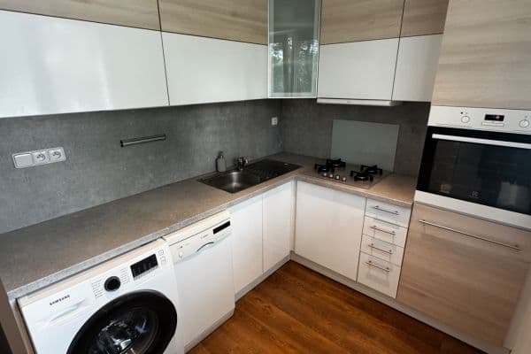 Pronájem bytu 2+1 53 m², Hřibská, Praha Pronájem bytu 2+1 53 m², Hřibská, Praha