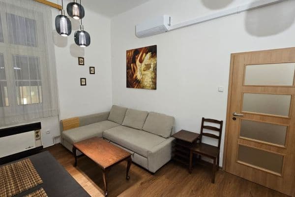Pronájem bytu 2+kk 35 m², Vodičkova, Praha Pronájem bytu 2+kk 35 m², Vodičkova, Praha