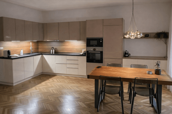 Prodej bytu 3+kk 70 m², V Háji, Praha Prodej bytu 3+kk 70 m², V Háji, Praha