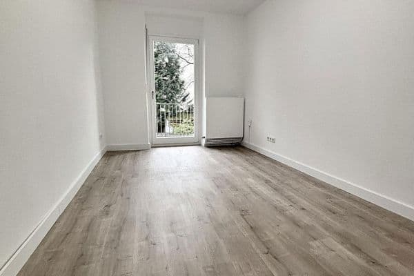 Pronájem bytu 3+1 68 m², Strauchstraße 24, Nürnberg Pronájem bytu 3+1 68 m², Strauchstraße 24, Nürnberg