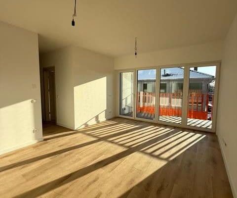 Pronájem bytu 3+1 60 m², Alt-Biesdorf 49A, Berlin, Berlín Pronájem bytu 3+1 60 m², Alt-Biesdorf 49A, Berlin, Berlín