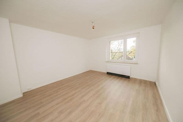 Pronájem bytu 3+1 60 m², Lindenstraße 26, Jesewitz OT Gotha Pronájem bytu 3+1 60 m², Lindenstraße 26, Jesewitz OT Gotha