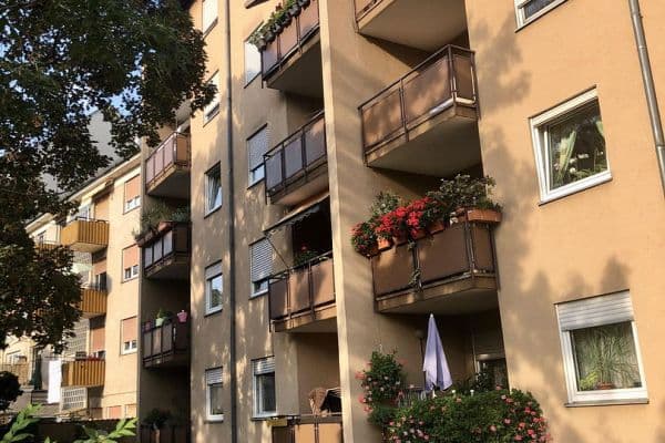 Pronájem bytu 2+1 62 m², Neckarauerstraße 17-19, Mannheim Pronájem bytu 2+1 62 m², Neckarauerstraße 17-19, Mannheim