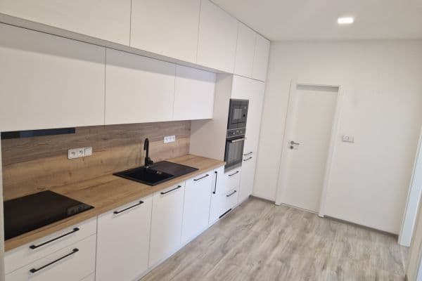 Prodej bytu 3+1 74 m², Okružní, Olomouc Prodej bytu 3+1 74 m², Okružní, Olomouc