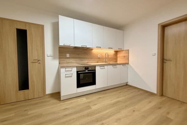Pronájem bytu 3+kk 68 m², Mochovská, Praha Pronájem bytu 3+kk 68 m², Mochovská, Praha