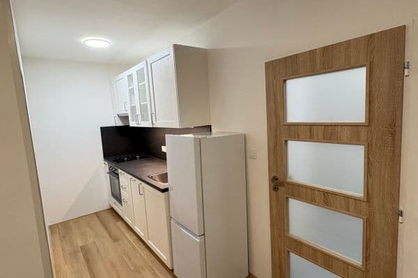 Pronájem bytu 2+kk 35 m², Murgašova, Praha Pronájem bytu 2+kk 35 m², Murgašova, Praha