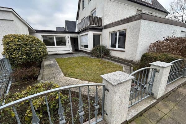 Pronájem bytu 4+kk 105 m², Brakerstr. 17, Bielefeld Pronájem bytu 4+kk 105 m², Brakerstr. 17, Bielefeld