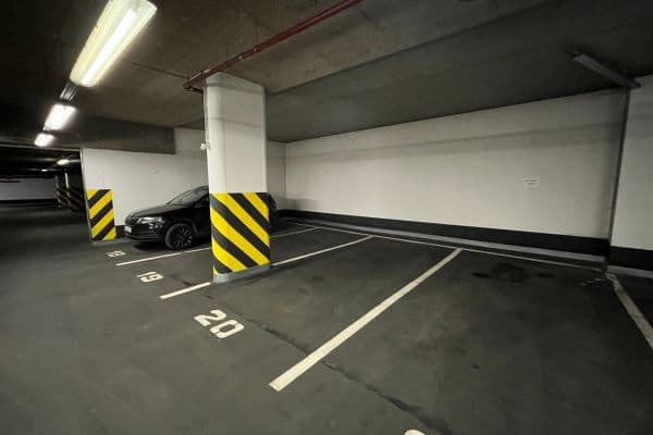 Pronájem garáže 16 m², Karla Engliše, Praha Pronájem garáže 16 m², Karla Engliše, Praha