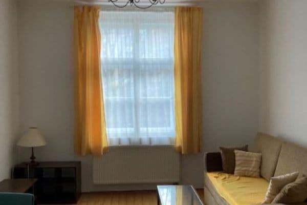 Pronájem bytu 2+kk 38 m², Lounských, Praha Pronájem bytu 2+kk 38 m², Lounských, Praha
