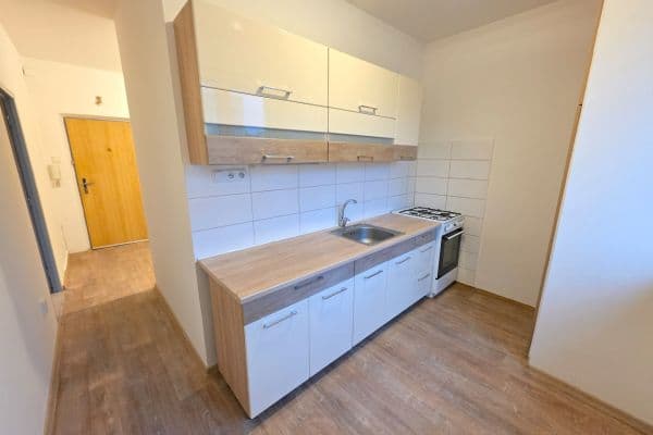 Pronájem bytu 2+1 56 m², Jaroslava Vrchlického, Most Pronájem bytu 2+1 56 m², Jaroslava Vrchlického, Most