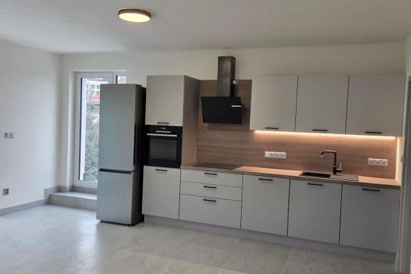 Pronájem bytu 2+kk 73 m², Podohradská, Praha Pronájem bytu 2+kk 73 m², Podohradská, Praha
