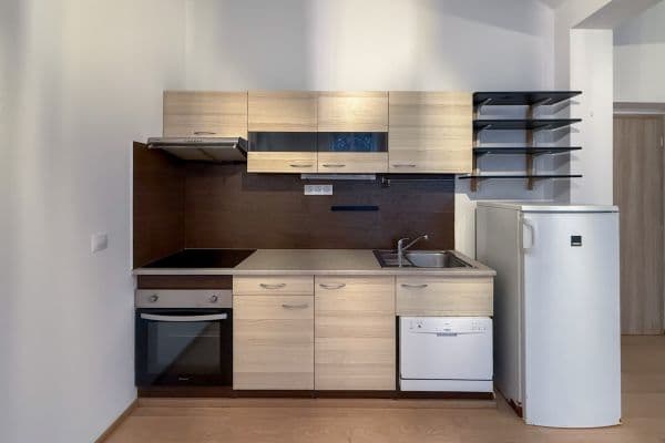 Prodej bytu 1+kk 29 m², Pod Labuťkou, Praha Prodej bytu 1+kk 29 m², Pod Labuťkou, Praha