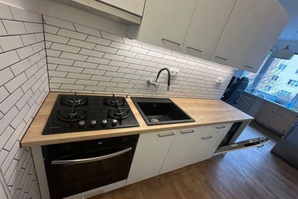 Prodej bytu 3+1 73 m², Jabloňová, Praha Prodej bytu 3+1 73 m², Jabloňová, Praha