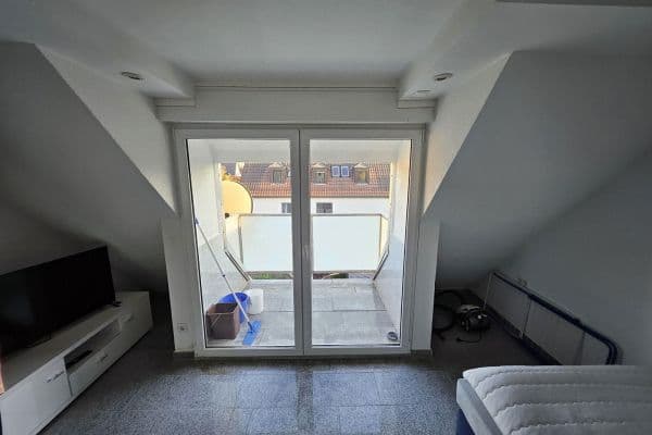 Pronájem bytu 1+1 25 m², Stuttgart, Bádensko-Württembersko Pronájem bytu 1+1 25 m², Stuttgart, Bádensko-Württembersko