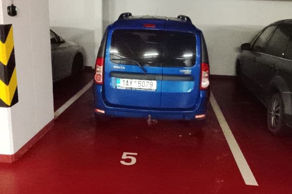 Pronájem garáže 15 m², Pelušková, Praha Pronájem garáže 15 m², Pelušková, Praha