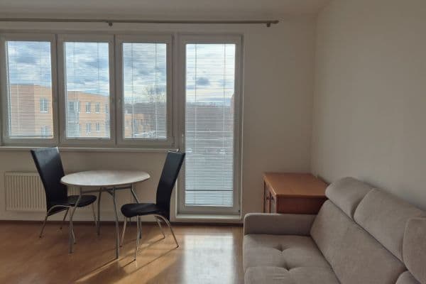 Prodej bytu 1+kk 40 m², Hnězdenská, Praha Prodej bytu 1+kk 40 m², Hnězdenská, Praha