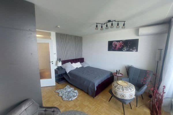 Pronájem bytu 1+1 30 m², Freischützstr. 110, München, Bavorsko Pronájem bytu 1+1 30 m², Freischützstr. 110, München, Bavorsko