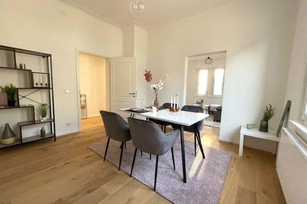 Pronájem bytu 4+1 90 m², Schillerstr. 44, Albstadt Pronájem bytu 4+1 90 m², Schillerstr. 44, Albstadt