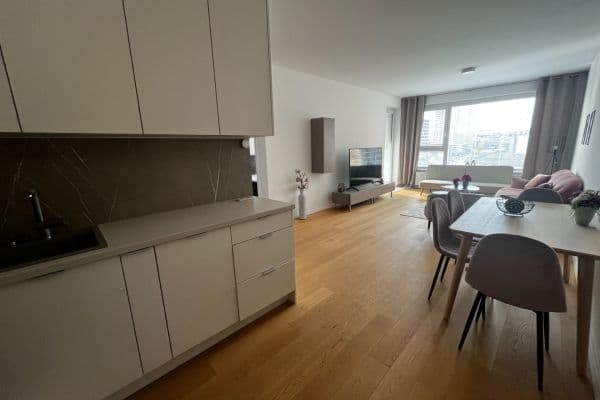 Pronájem bytu 2+1 57 m², Súkennícka, Bratislava Pronájem bytu 2+1 57 m², Súkennícka, Bratislava