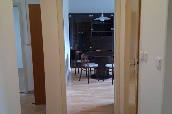 Pronájem bytu 4+1 86 m², Prvomájová, Praha Pronájem bytu 4+1 86 m², Prvomájová, Praha