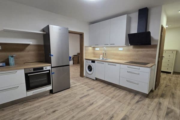 Pronájem bytu 3+1 76 m², Bítovská, Praha Pronájem bytu 3+1 76 m², Bítovská, Praha