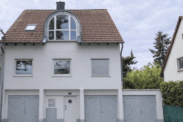 Prodej domu 160 m², pozemek 690 m², Lärchenstr.21A, Frankfurt am Main Prodej domu 160 m², pozemek 690 m², Lärchenstr.21A, Frankfurt am Main