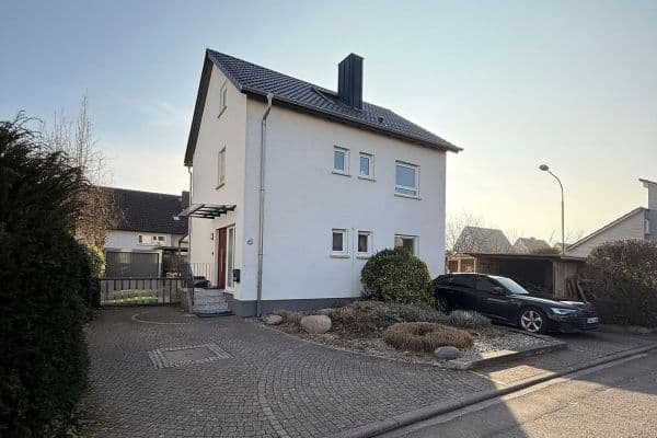 Prodej domu 143 m², pozemek 476 m², Herxheim bei Landau/Pfalz Prodej domu 143 m², pozemek 476 m², Herxheim bei Landau/Pfalz