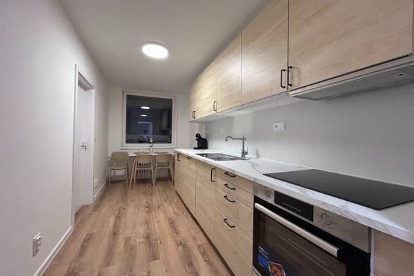 Pronájem bytu 4+1 78 m², Suchý vršek, Praha Pronájem bytu 4+1 78 m², Suchý vršek, Praha