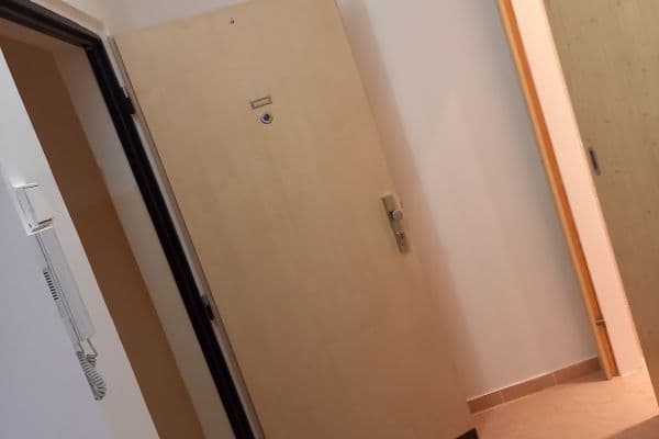 Pronájem bytu 1+1 35 m², Kojetická, Neratovice Pronájem bytu 1+1 35 m², Kojetická, Neratovice