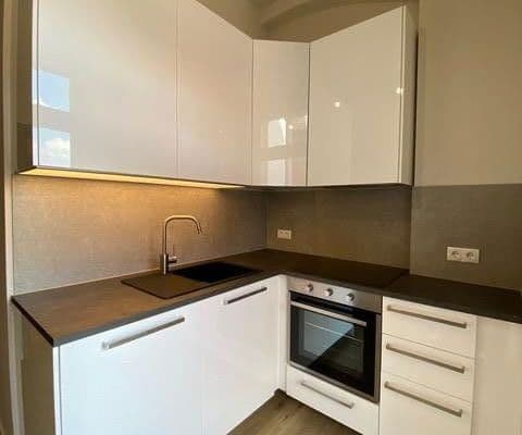 Pronájem bytu 2+1 65 m², Dr. Friedrichs Ring 55, Cvikov, Sasko Pronájem bytu 2+1 65 m², Dr. Friedrichs Ring 55, Cvikov, Sasko