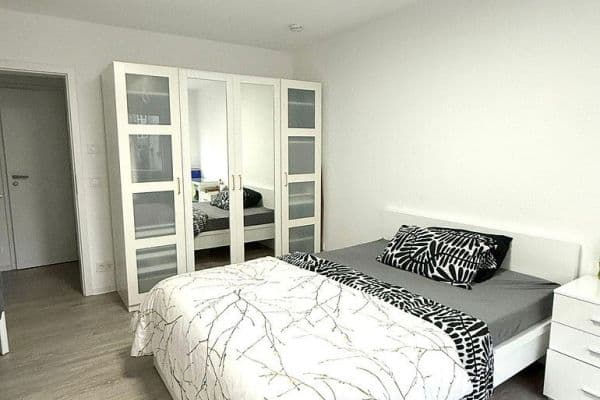 Pronájem bytu 3+1 51 m², Rippoldsauerstraße, Stuttgart, Bádensko-Württembersko Pronájem bytu 3+1 51 m², Rippoldsauerstraße, Stuttgart, Bádensko-Württembersko