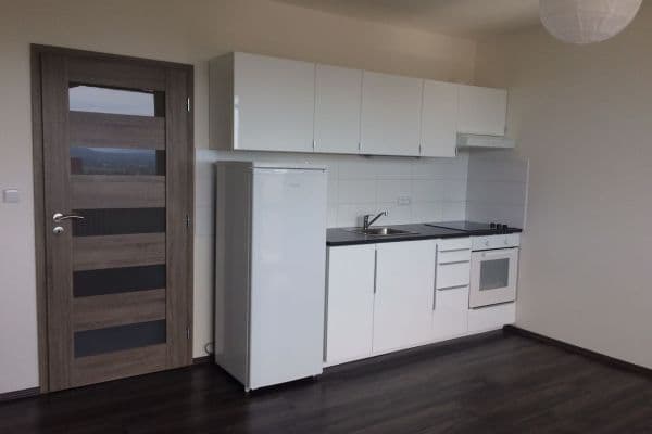 Pronájem bytu 1+kk 38 m², Dobevská, Praha Pronájem bytu 1+kk 38 m², Dobevská, Praha