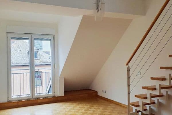 Pronájem bytu 3+1 76 m², Esslinger Str. 3, Frankfurt am Main Pronájem bytu 3+1 76 m², Esslinger Str. 3, Frankfurt am Main