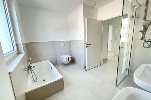 Prodej bytu 3+1 115 m², Hannover, Dolní Sasko Prodej bytu 3+1 115 m², Hannover, Dolní Sasko