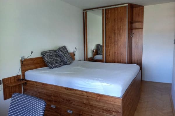 Pronájem bytu 2+kk 47 m², Zengrova, Praha Pronájem bytu 2+kk 47 m², Zengrova, Praha