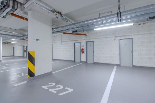 Pronájem garáže 15 m², Poděbradská, Pronájem garáže 15 m², Poděbradská,