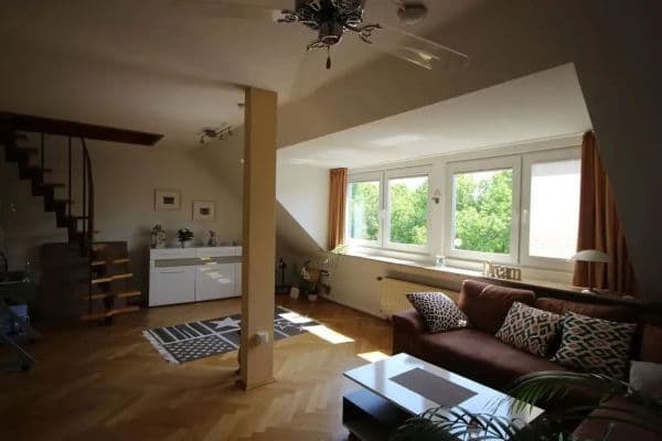 Pronájem bytu 2+kk 90 m², Münsterstr. 86, Düsseldorf, Severní Porýní-Vestfálsko Pronájem bytu 2+kk 90 m², Münsterstr. 86, Düsseldorf, Severní Porýní-Vestfálsko