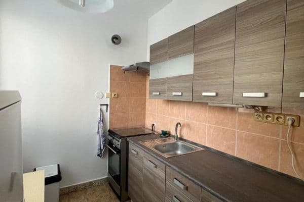 Pronájem bytu 1+1 30 m², Na Hrádku, Pardubice Pronájem bytu 1+1 30 m², Na Hrádku, Pardubice