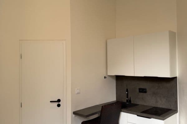 Pronájem bytu 1+kk 13 m², Sokolská, Praha Pronájem bytu 1+kk 13 m², Sokolská, Praha