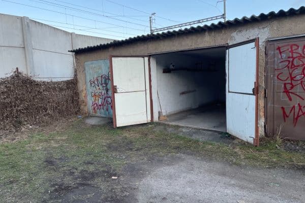 Pronájem garáže 18 m², Praha Pronájem garáže 18 m², Praha