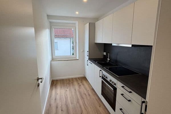 Pronájem bytu 3+1 63 m², Miltenbergstraße 18, Augsburg, Bavorsko Pronájem bytu 3+1 63 m², Miltenbergstraße 18, Augsburg, Bavorsko