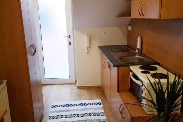 Pronájem bytu 2+kk 36 m², Rousínov Pronájem bytu 2+kk 36 m², Rousínov