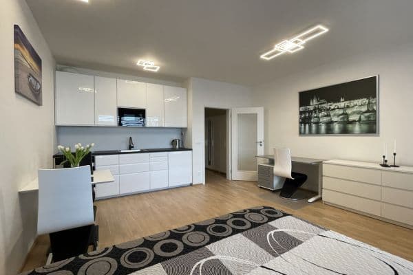 Pronájem bytu 1+kk 35 m², Pechmanových, Praha Pronájem bytu 1+kk 35 m², Pechmanových, Praha