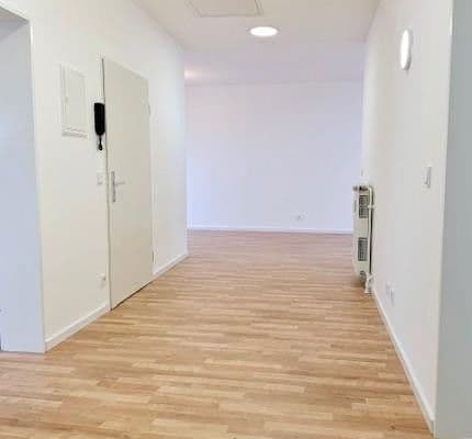 Pronájem bytu 2+kk 80 m², Frankfurt Pronájem bytu 2+kk 80 m², Frankfurt