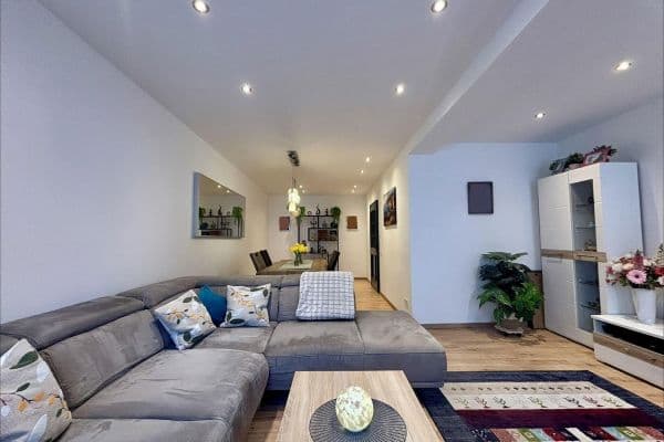 Prodej domu 137 m², pozemek 148 m², Krefeld, Severní Porýní-Vestfálsko Prodej domu 137 m², pozemek 148 m², Krefeld, Severní Porýní-Vestfálsko