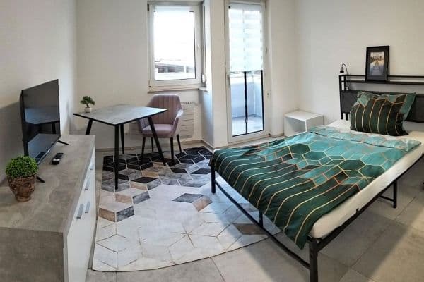 Pronájem bytu 1+1 28 m², Hauptstraße 12/1, Esslingen Zell Pronájem bytu 1+1 28 m², Hauptstraße 12/1, Esslingen Zell