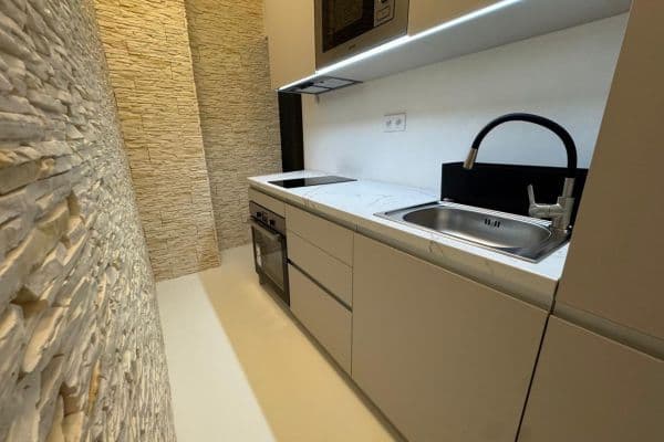 Pronájem bytu 2+1 55 m², Sokolská, Praha Pronájem bytu 2+1 55 m², Sokolská, Praha