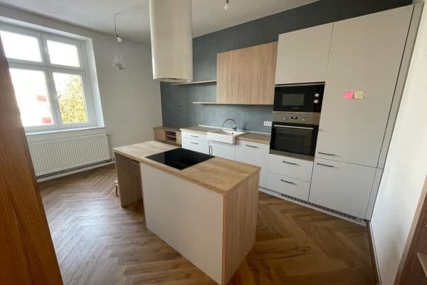 Prodej bytu 2+1 69 m², Komenského, Trutnov Prodej bytu 2+1 69 m², Komenského, Trutnov