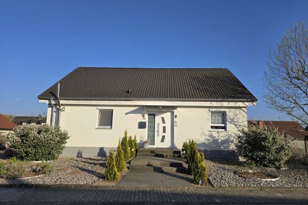 Prodej domu 187 m², pozemek 596 m², Lobbach Prodej domu 187 m², pozemek 596 m², Lobbach