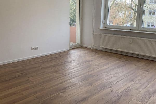 Pronájem bytu 3+1 70 m², Heinrich-Seliger-Straße 24, Frankfurt Pronájem bytu 3+1 70 m², Heinrich-Seliger-Straße 24, Frankfurt
